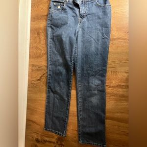 Straight leg short jeans